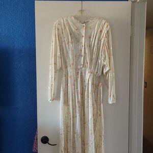 Vintage-Inspired Cream Floral Long Sleeve Dress